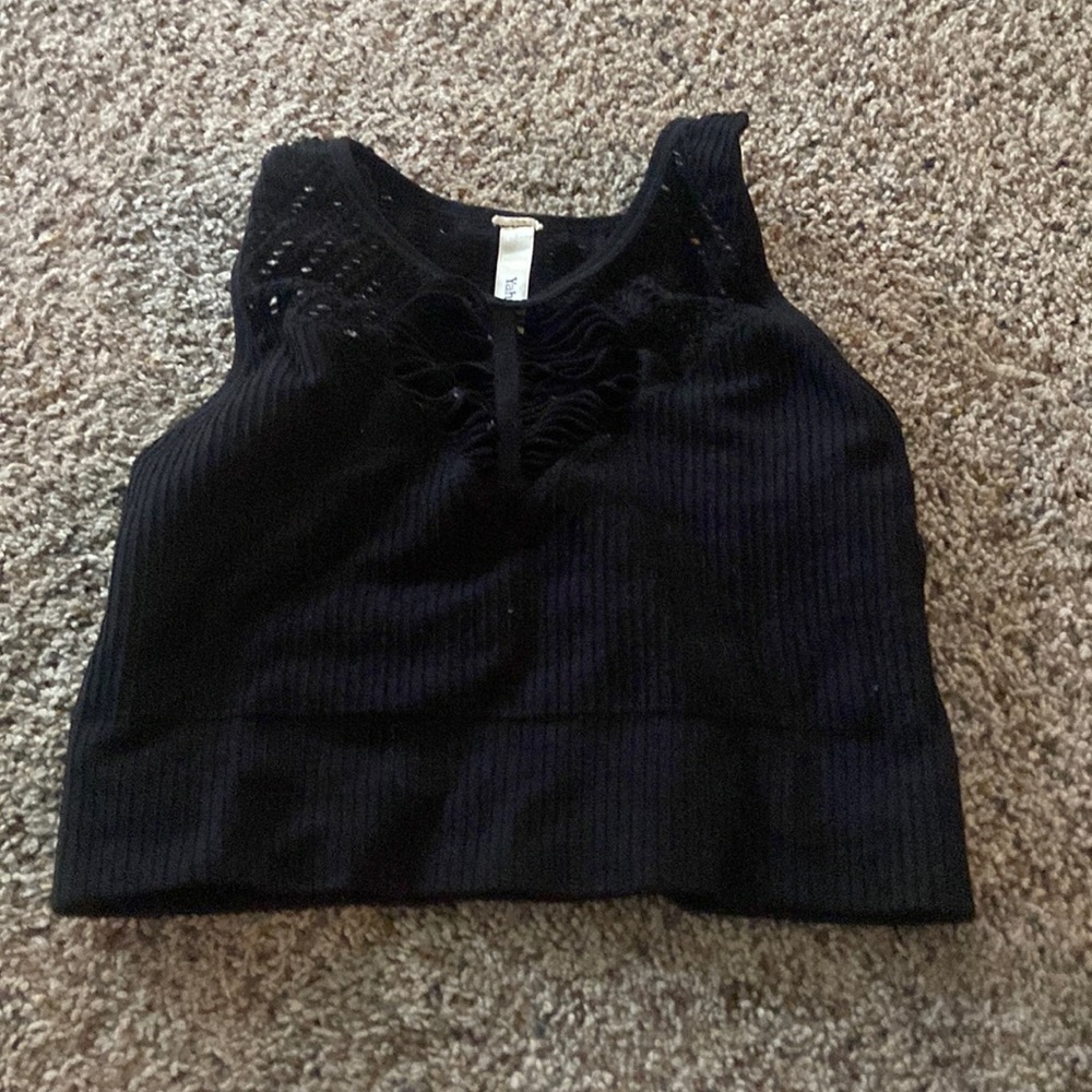 Black sports bra